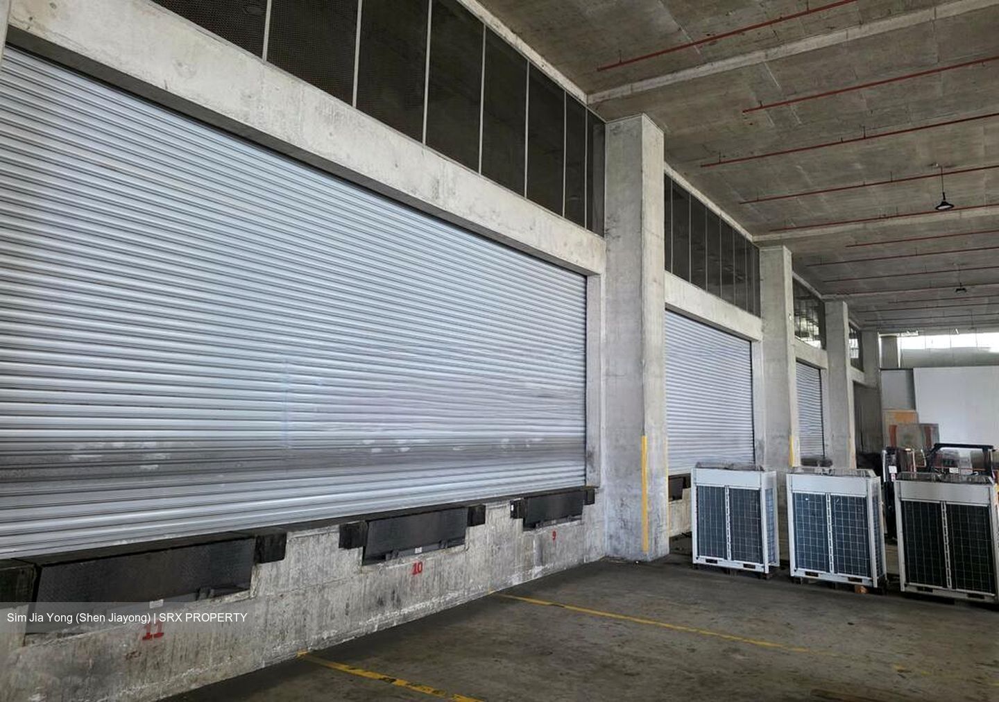 Gul Crescent (D22), Warehouse #497472691